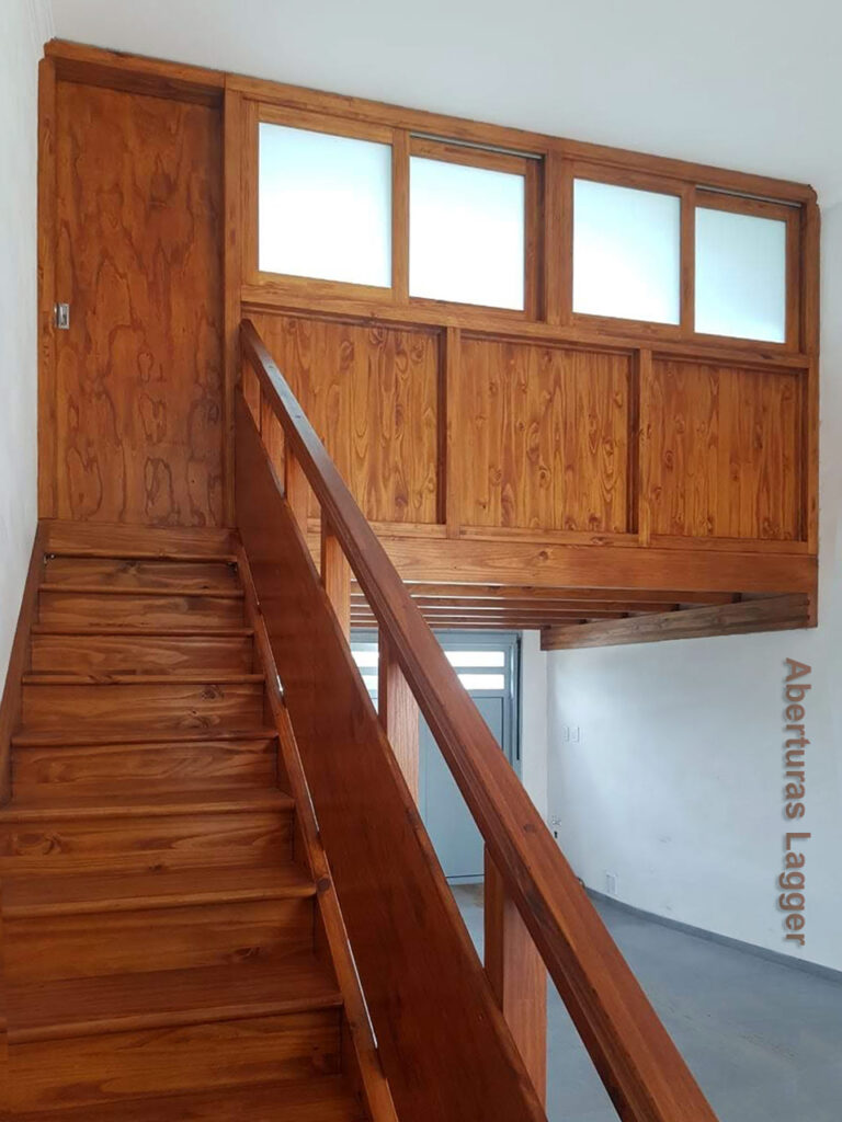 Aberturas Lagger - escalera con barandas